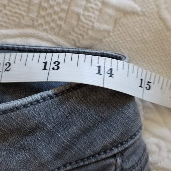 Cabi Gray Zip Skinny Jean - Size 6 - Picture 7 of 11